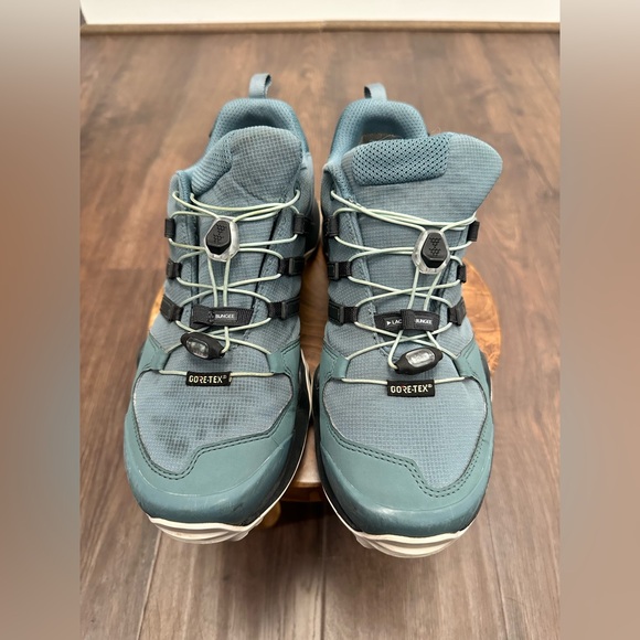 Adidas Women’s Terrex Swift R2 Gore Tex Trail Hiking Shoe, Size 9.5 - Picture 3 of 12